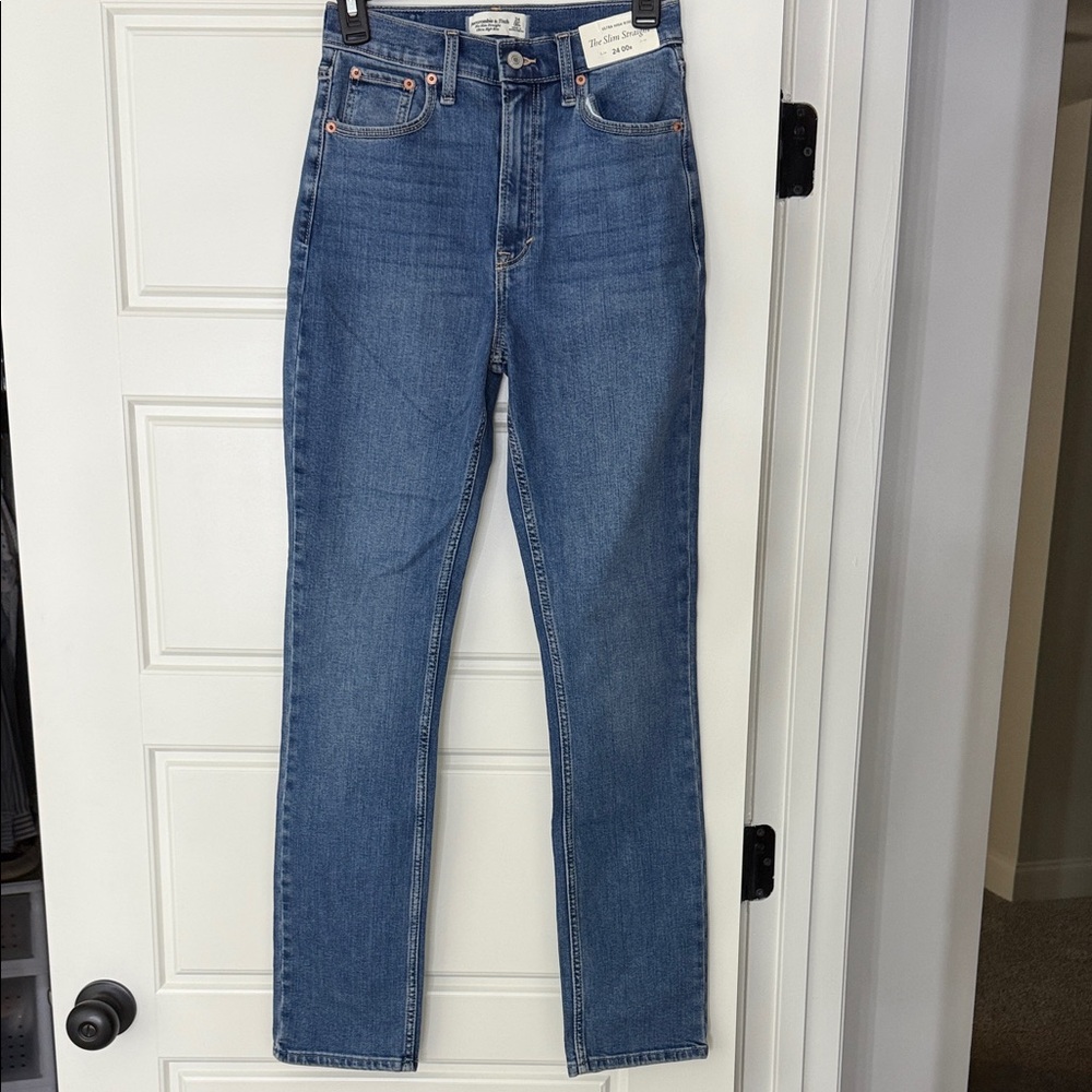 Abercrombie & Fitch The Slim Straight Jeans
